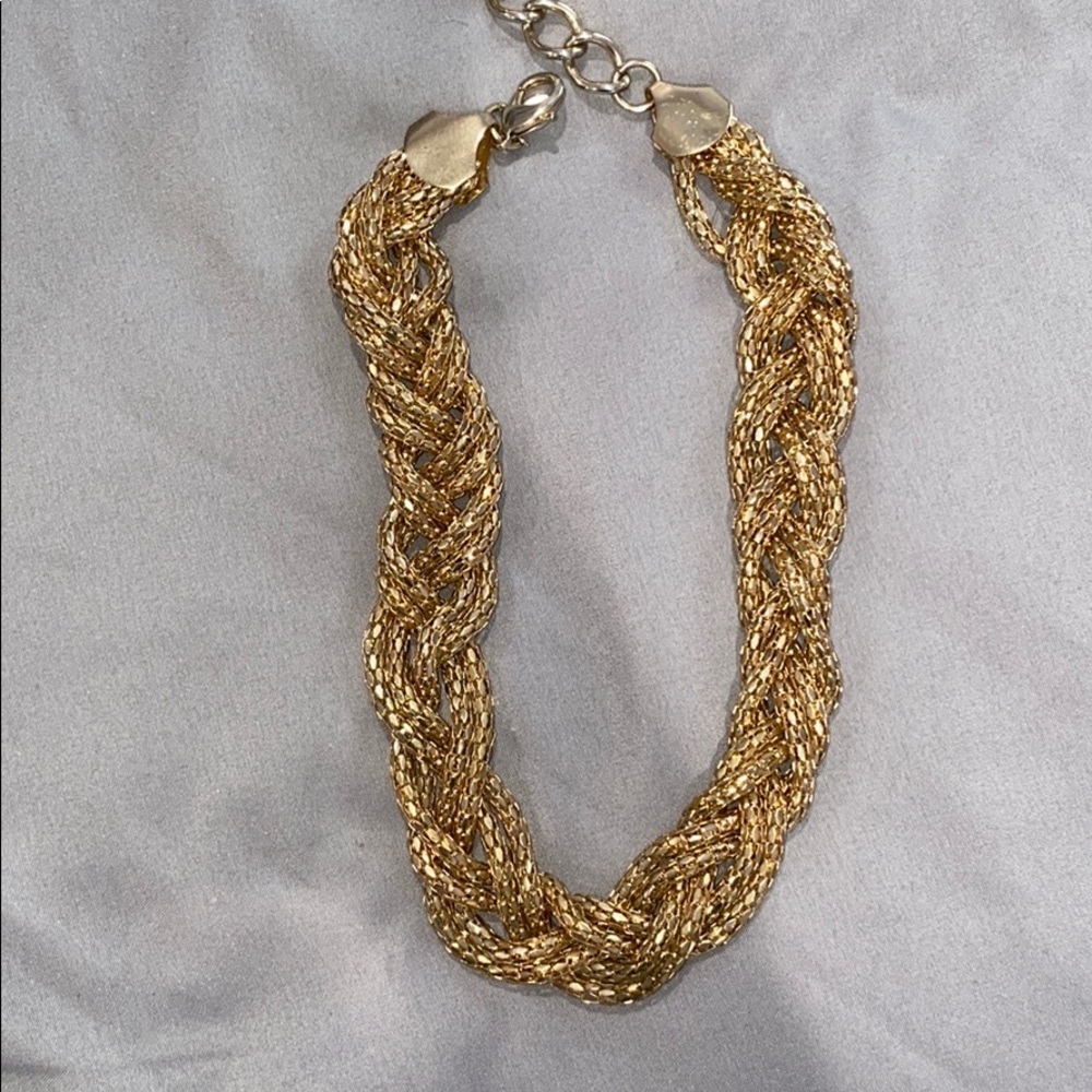 Gold fashion necklace